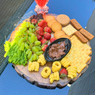 Rustic Wooden Serving Platter (Live Edge)/ Wooden Slice